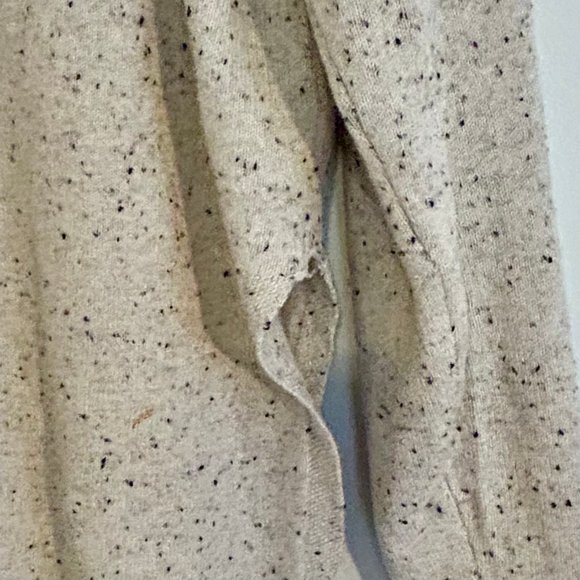 Subtle Luxury Speckled Cashmere/Yak Wool Blend V-Neck Sweater, Size S - Picture 4 of 5